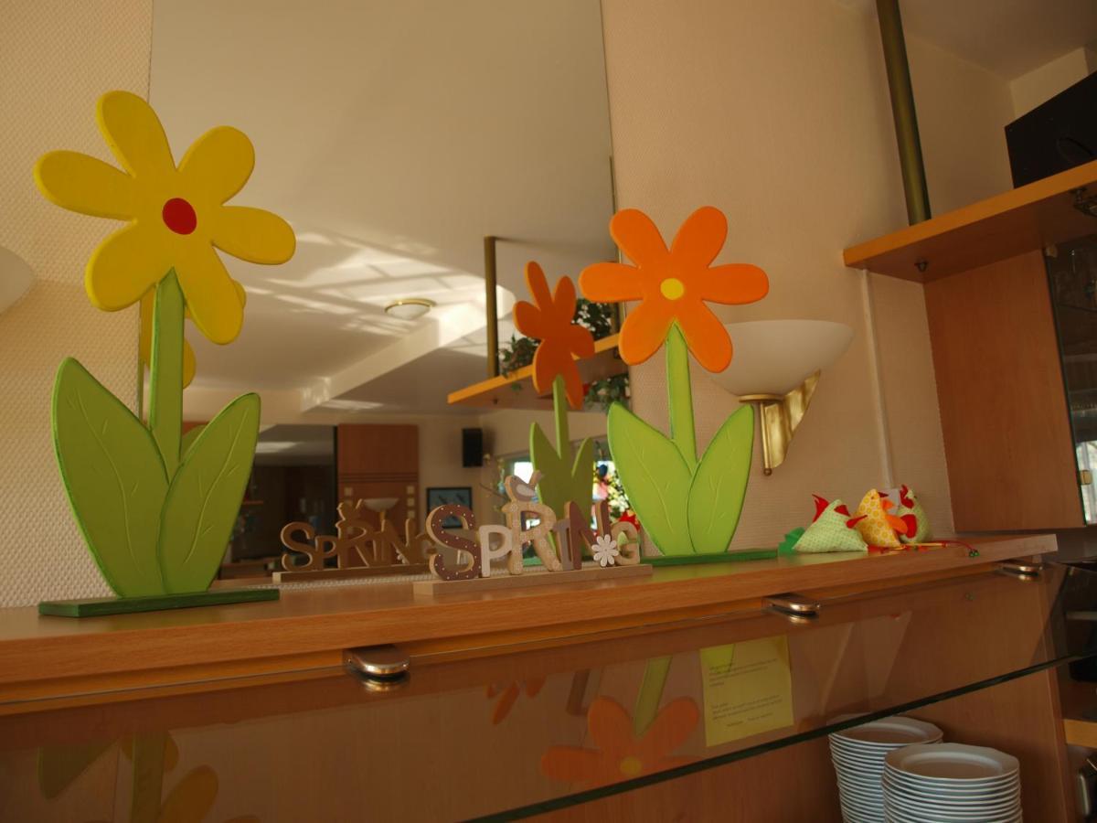 Airport Business Hotel Koeln Esterno foto