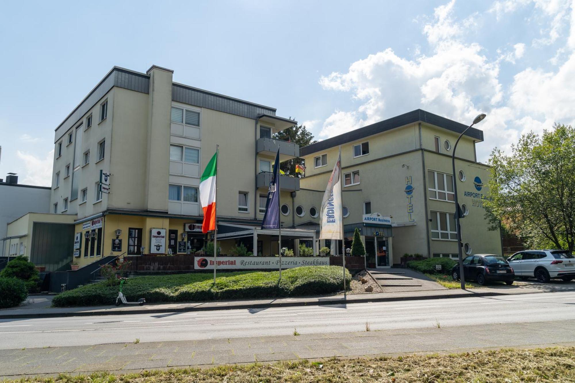 Airport Business Hotel Koeln Esterno foto
