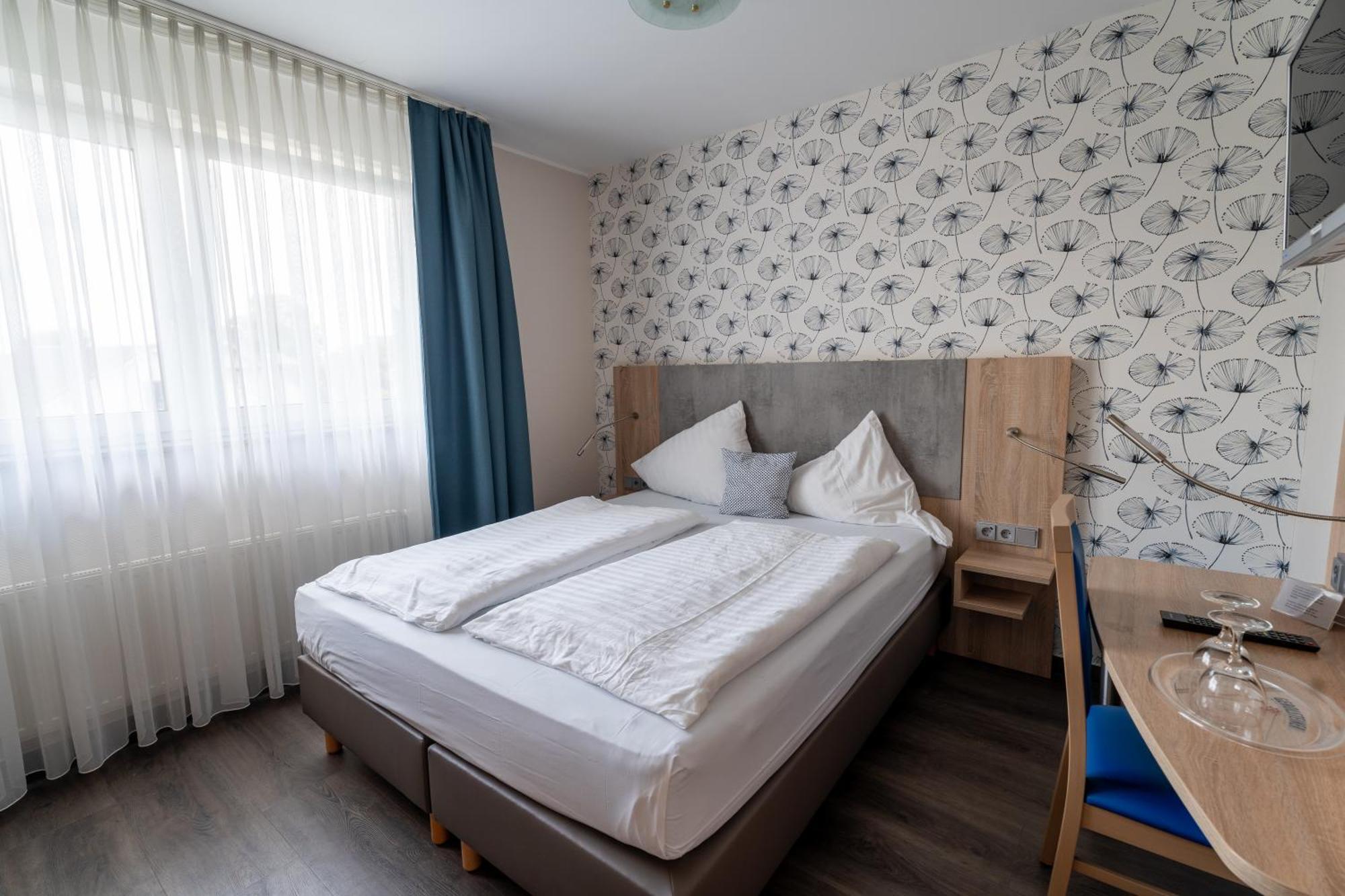Airport Business Hotel Koeln Esterno foto