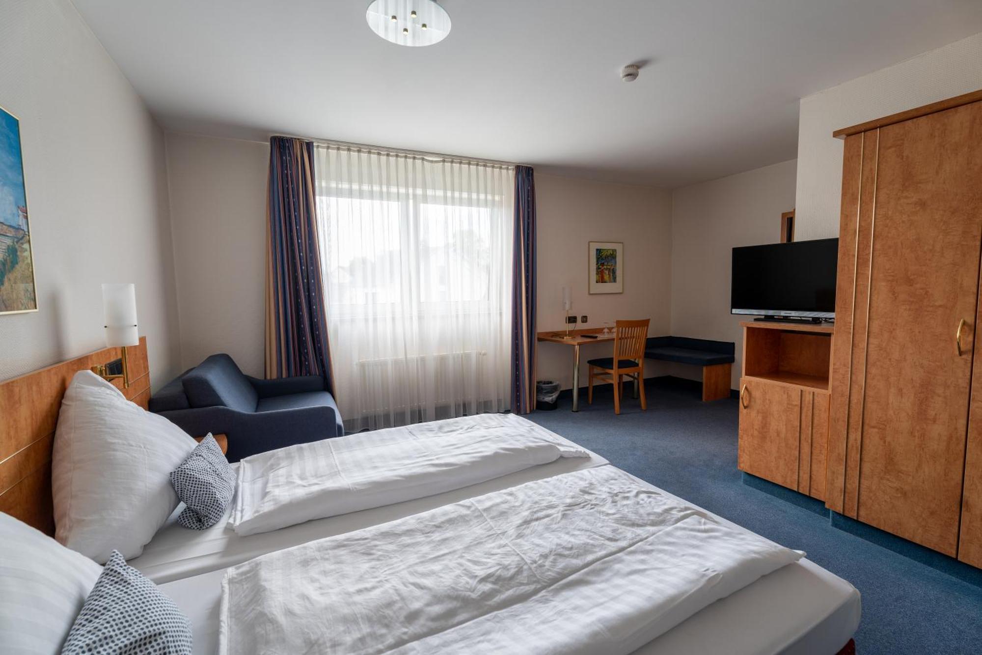 Airport Business Hotel Koeln Esterno foto