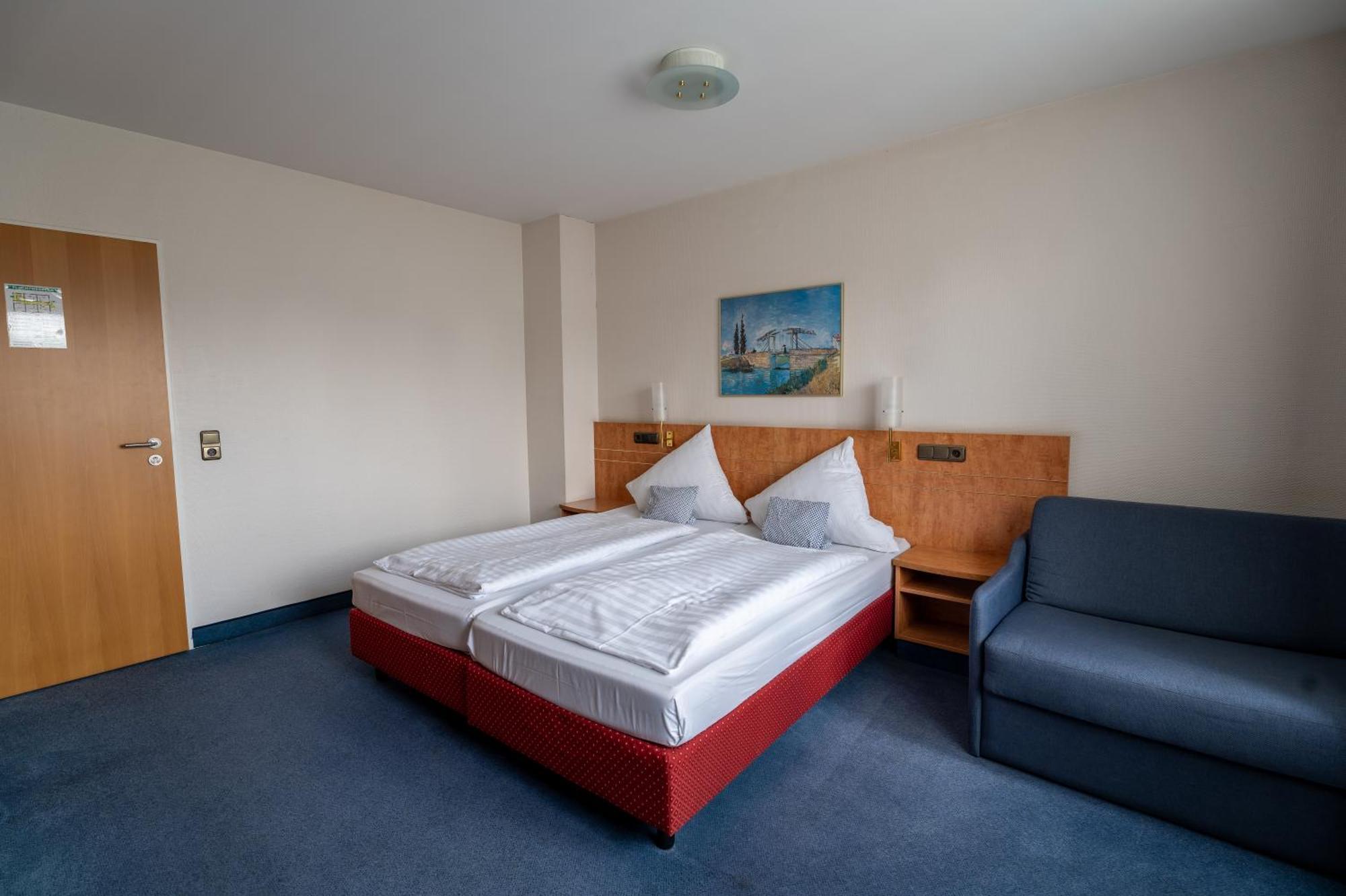 Airport Business Hotel Koeln Esterno foto