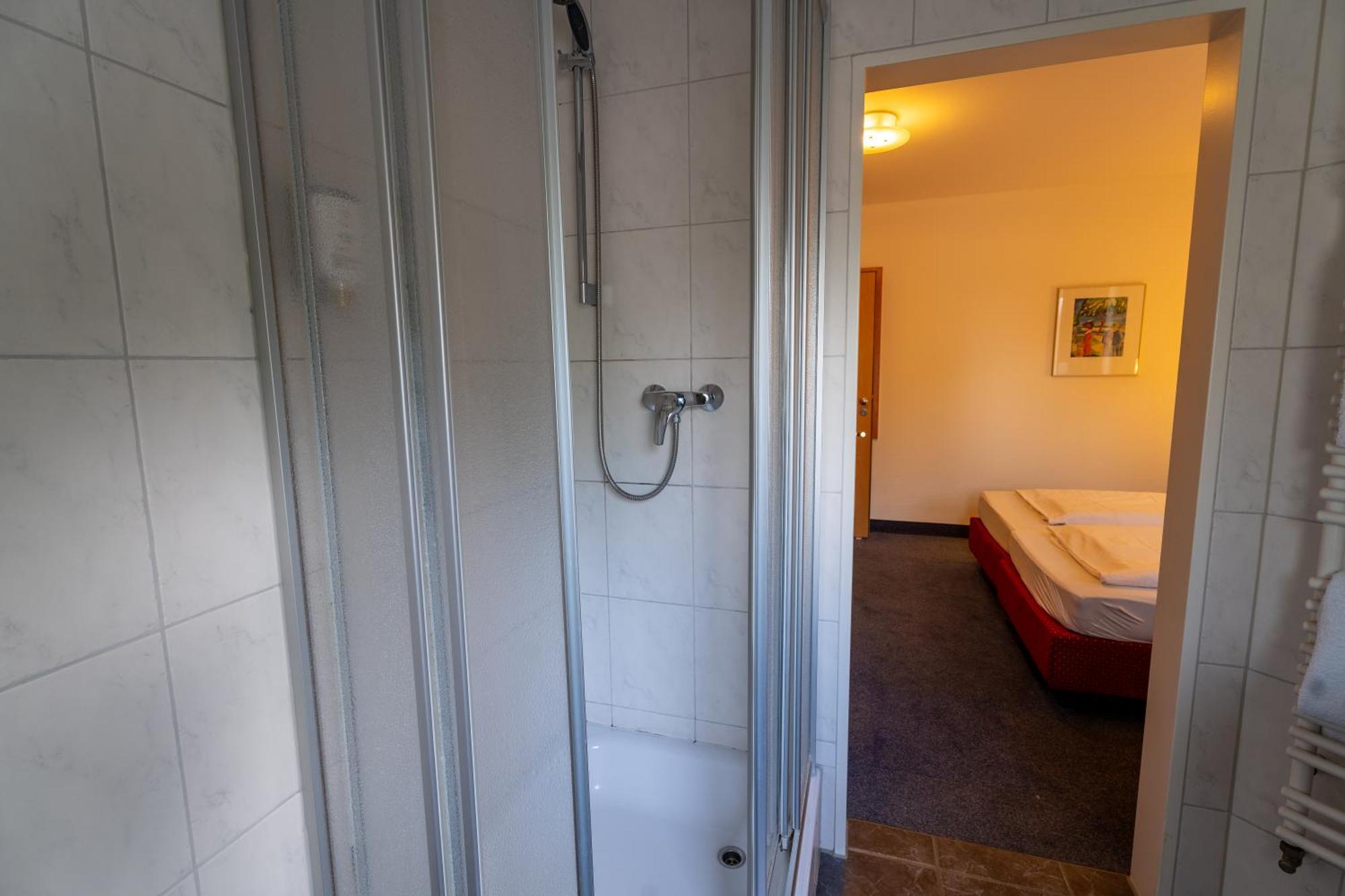 Airport Business Hotel Koeln Esterno foto