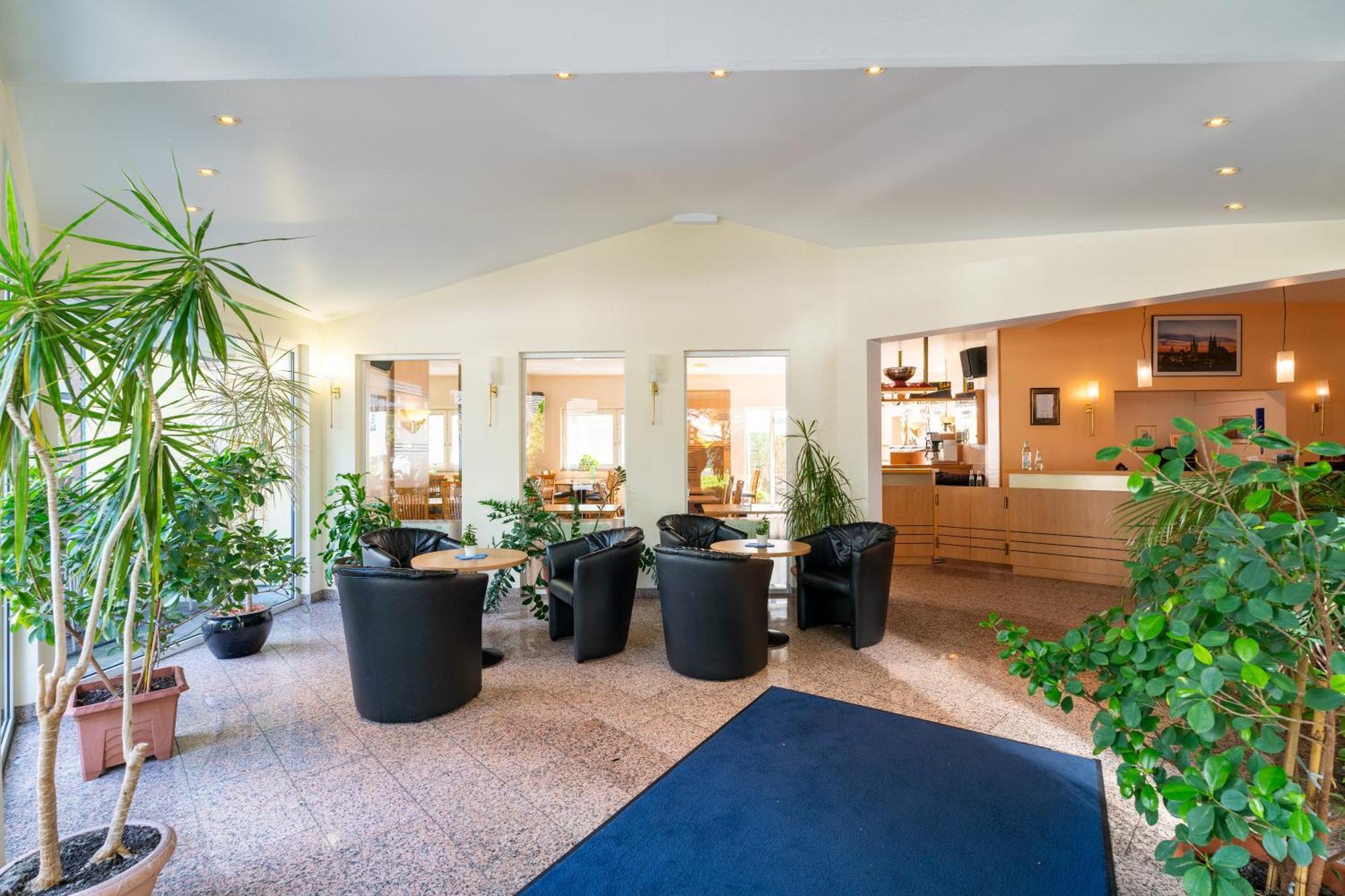 Airport Business Hotel Koeln Esterno foto