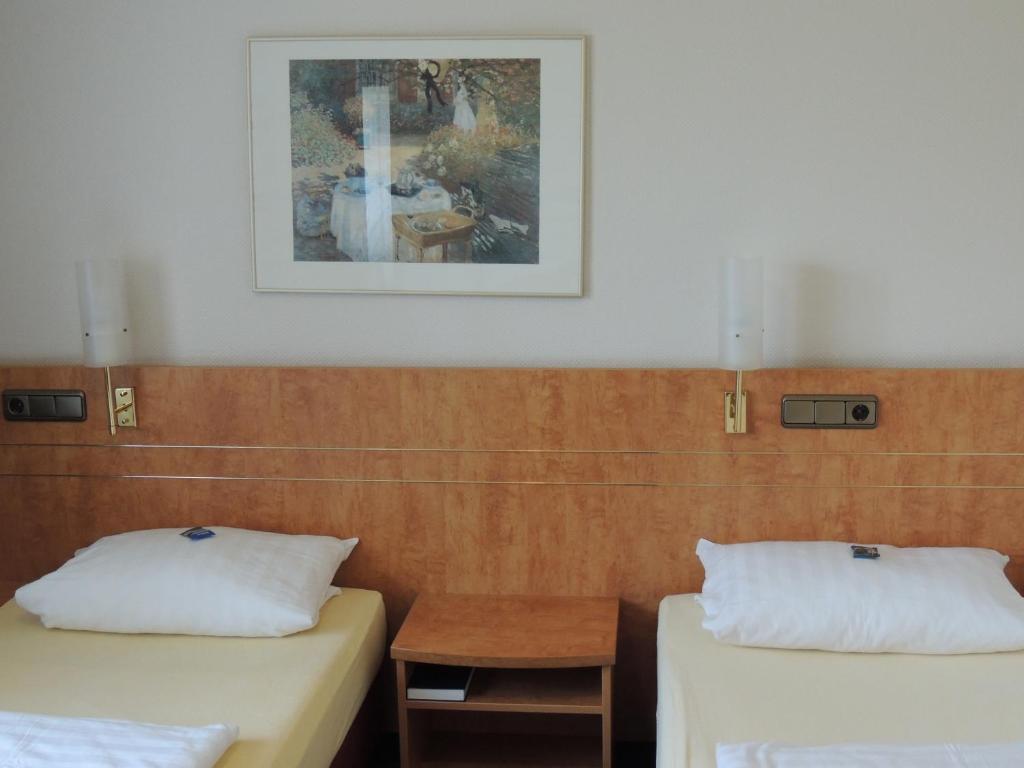 Airport Business Hotel Koeln Esterno foto