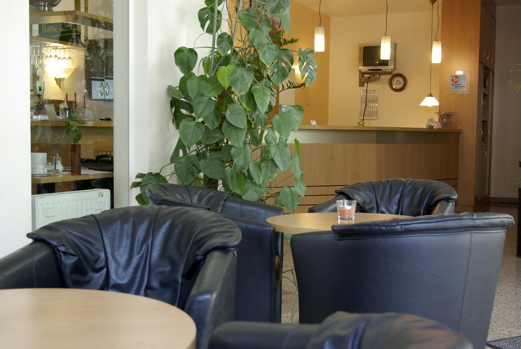 Airport Business Hotel Koeln Esterno foto