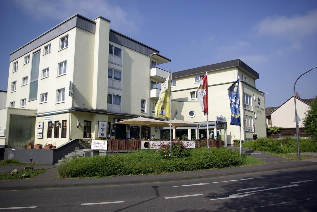Airport Business Hotel Koeln Esterno foto